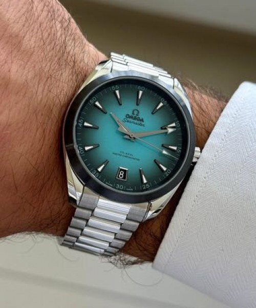 Alternative view of Omega Seamaster Aqua Terra heavy shift movement