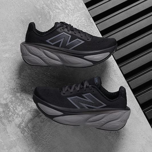 Alternative view of NB FRESH FOAM X MORE V5 [BLACK] 0209025