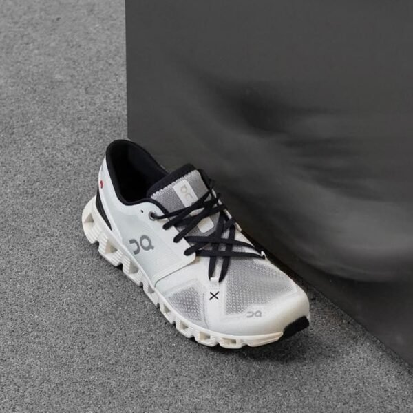 Alternative view of QC OC RUNNING 4 TRAINNING [WHITE / BLACK] 1009025