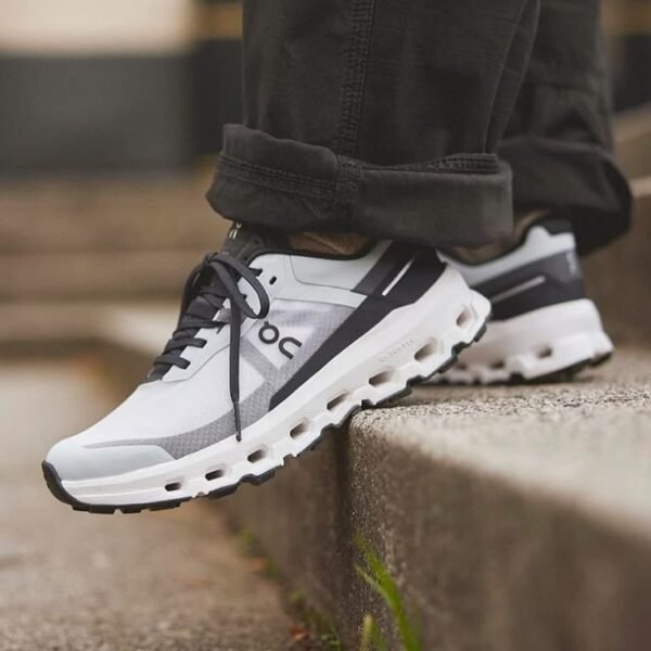 QC OC RUNNING CLOUDVISTA 2 GLACIER ECLIPSE [WHITE / BLACK / GREY] 1009025