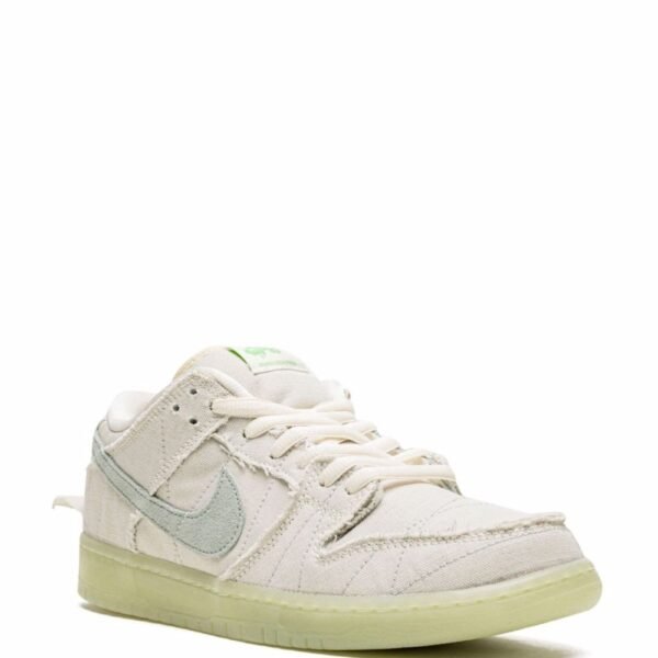 Alternative view of Nike Sb dunk low mummy