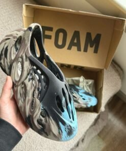 ADS YEEZY FOAM RUNNER MX CINDER UA – GALAXY SPLASH EDITION [BLACK / BROWN / SKY BLUE] 2508025