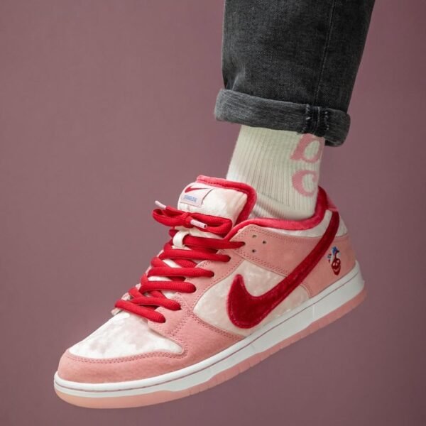 Alternative view of Nike SB DUNK LOW PRO QS STRANGELOVE [RED / PINK / WHITE] 1509025