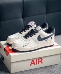 Nike AIR FORCE 1 07 LOW STYLE VIOLENT BEAR [WHITE/BLACK] 1908025