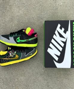 Nike SB DUNK LOW WHAT THE DUNK UNIVERSITY OF OREGON [BLACK / YELLOW/ GREEN] 0309025