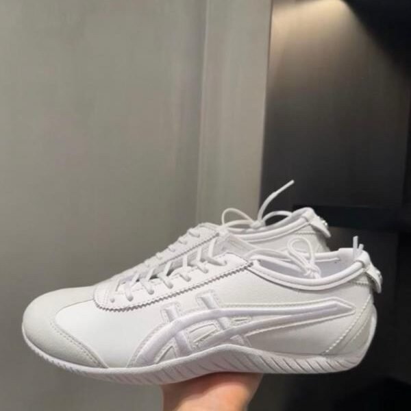 Alternative view of Onitsuka Tiger Mexico 66 Driving White