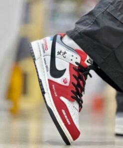 Alternative view of SB DUNK Unisex Suzuki RED WHITE