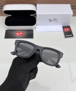 Alternative view of Rayban