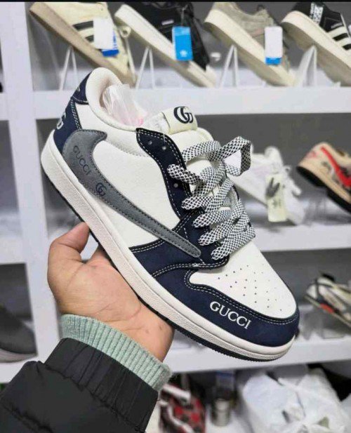 Gucci_ X nikee Air Jordan Travis Scott - Image 4