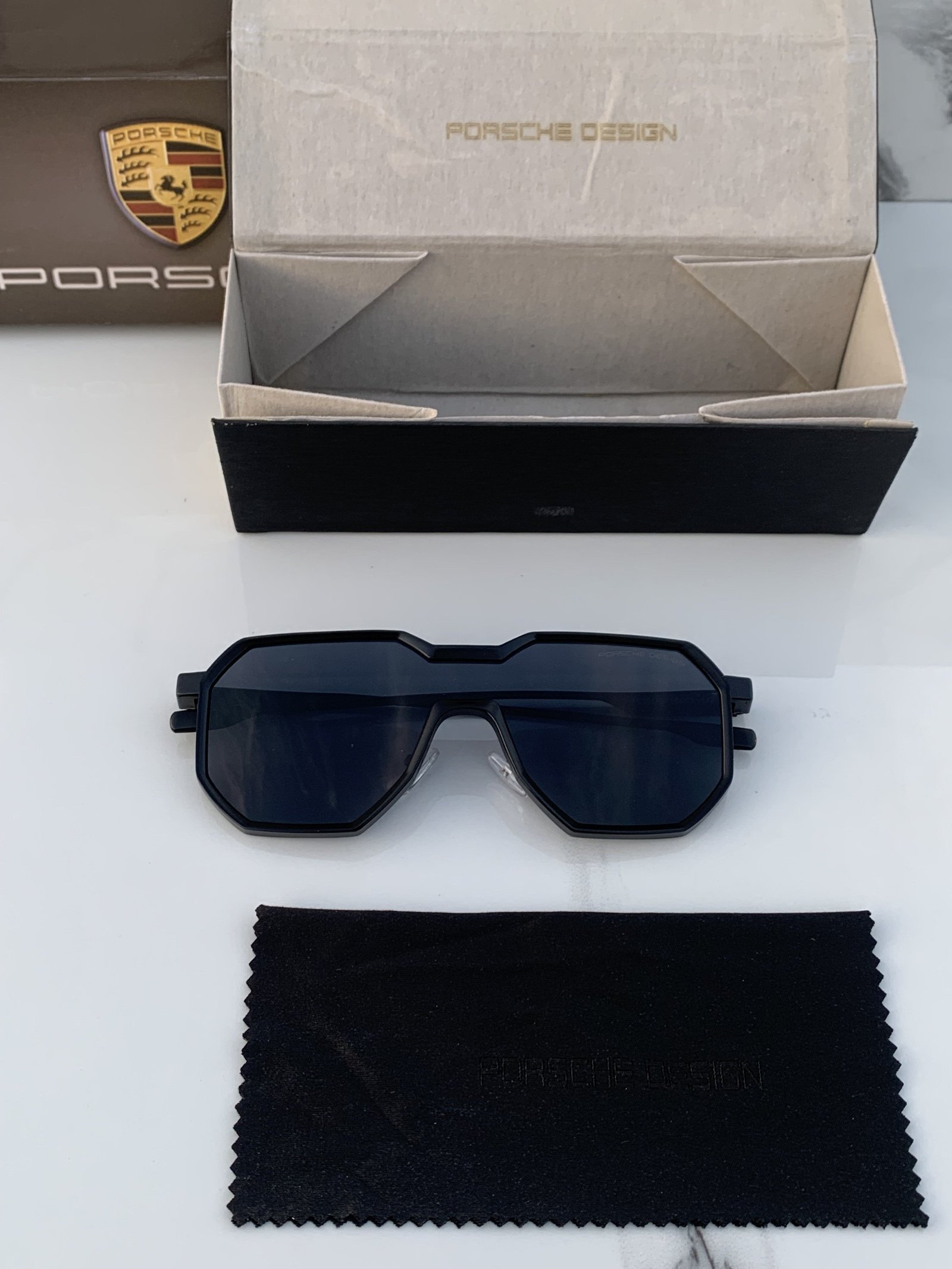 Branded design_98145_full_black Sunglasses (With Original Kit) - Image 3