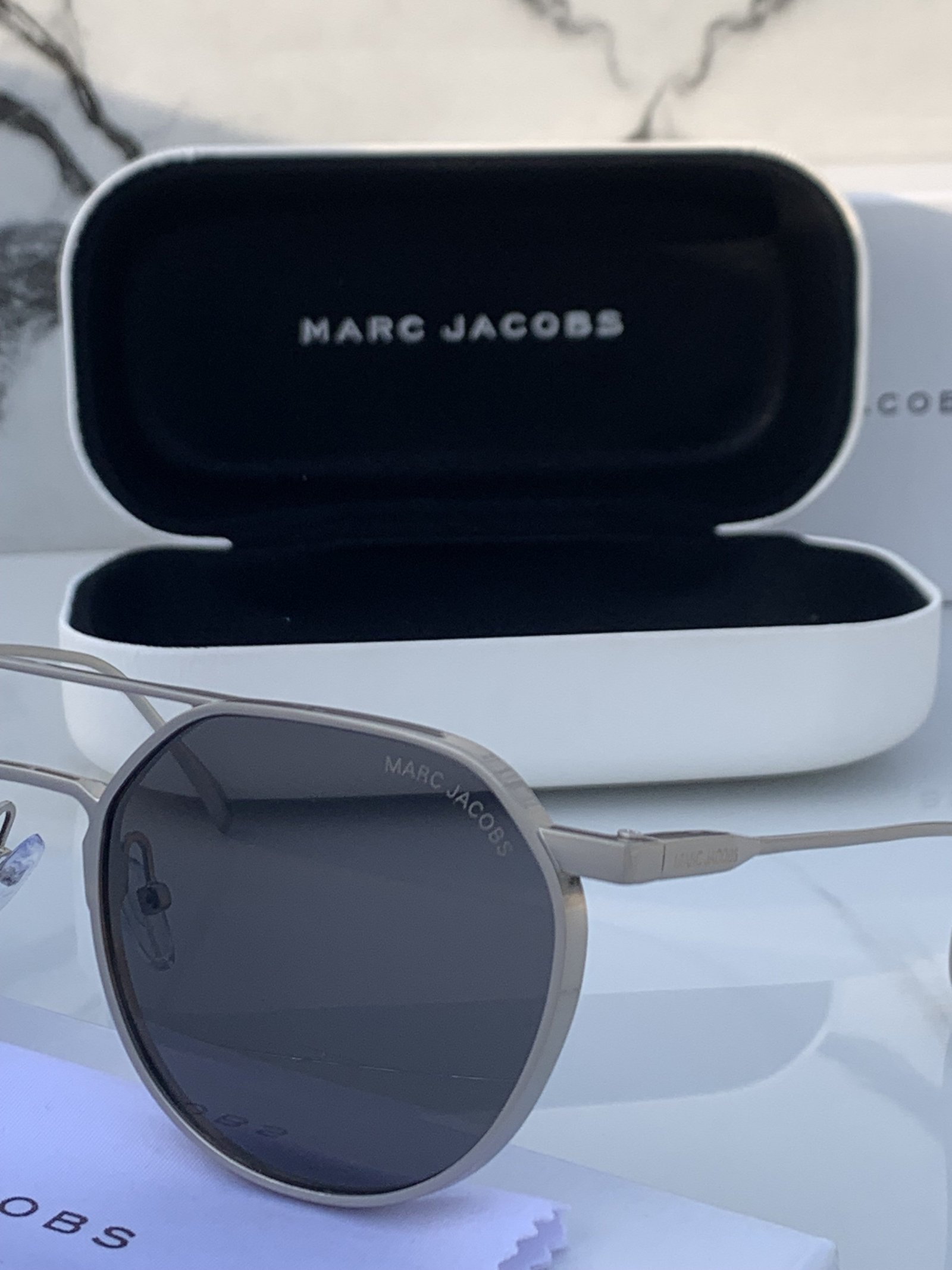 Branded Mj Metal Frame Silver Black Sunglasses (With Original Kit) - Image 5