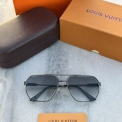 Alternative view of Branded Lv Gun Green Sunglasses FT (With Original Kit)