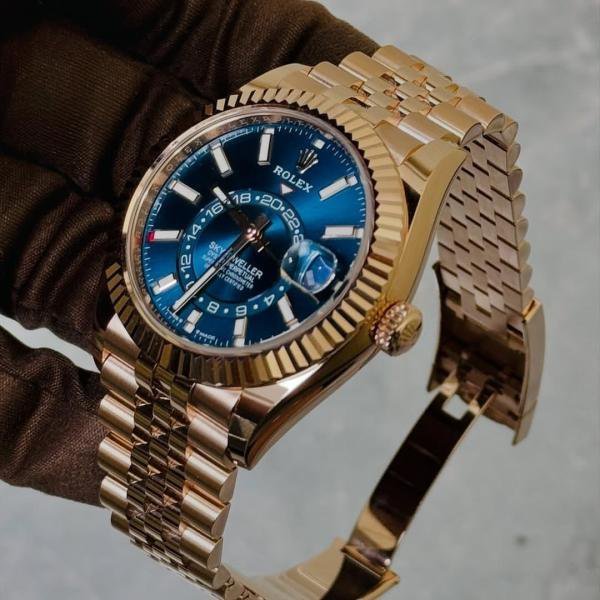 Rolex Oyster perpetual Sky Dweller