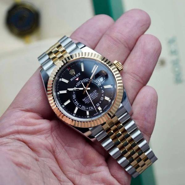 Alternative view of Rolex Oyster perpetual Sky Dweller