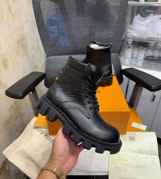 Louis vuitton LV Checker Ranger black