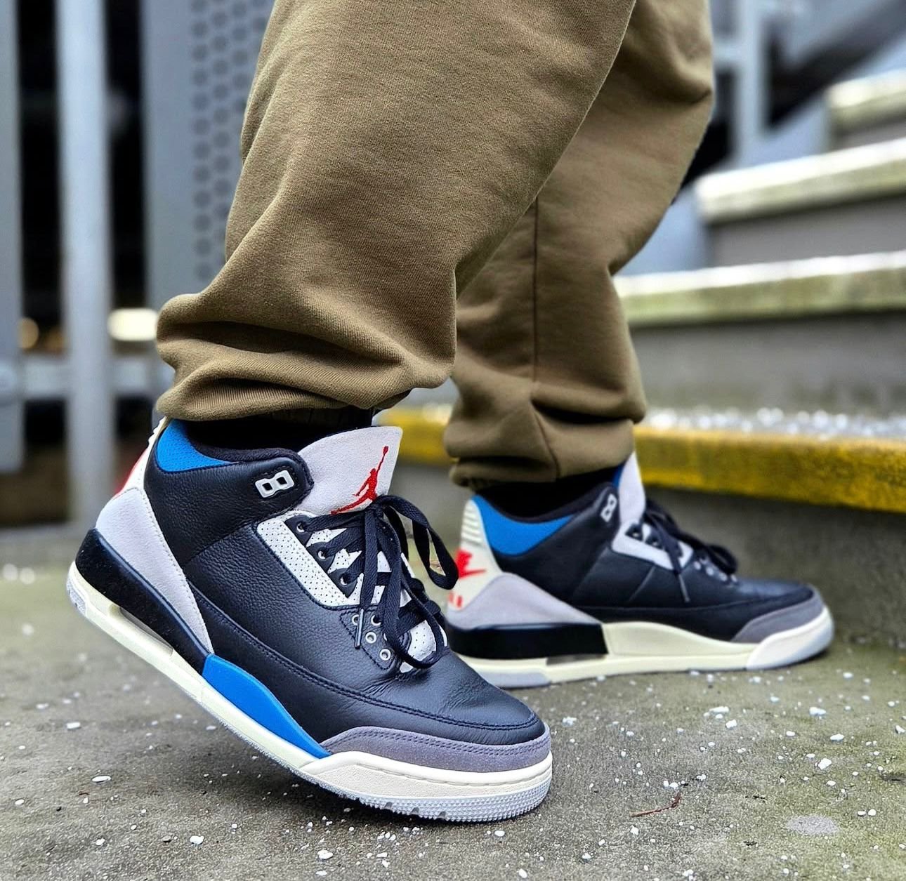 NIKE AIR JORDAN 3 RETRO RARE AIR 🔥 - Image 4