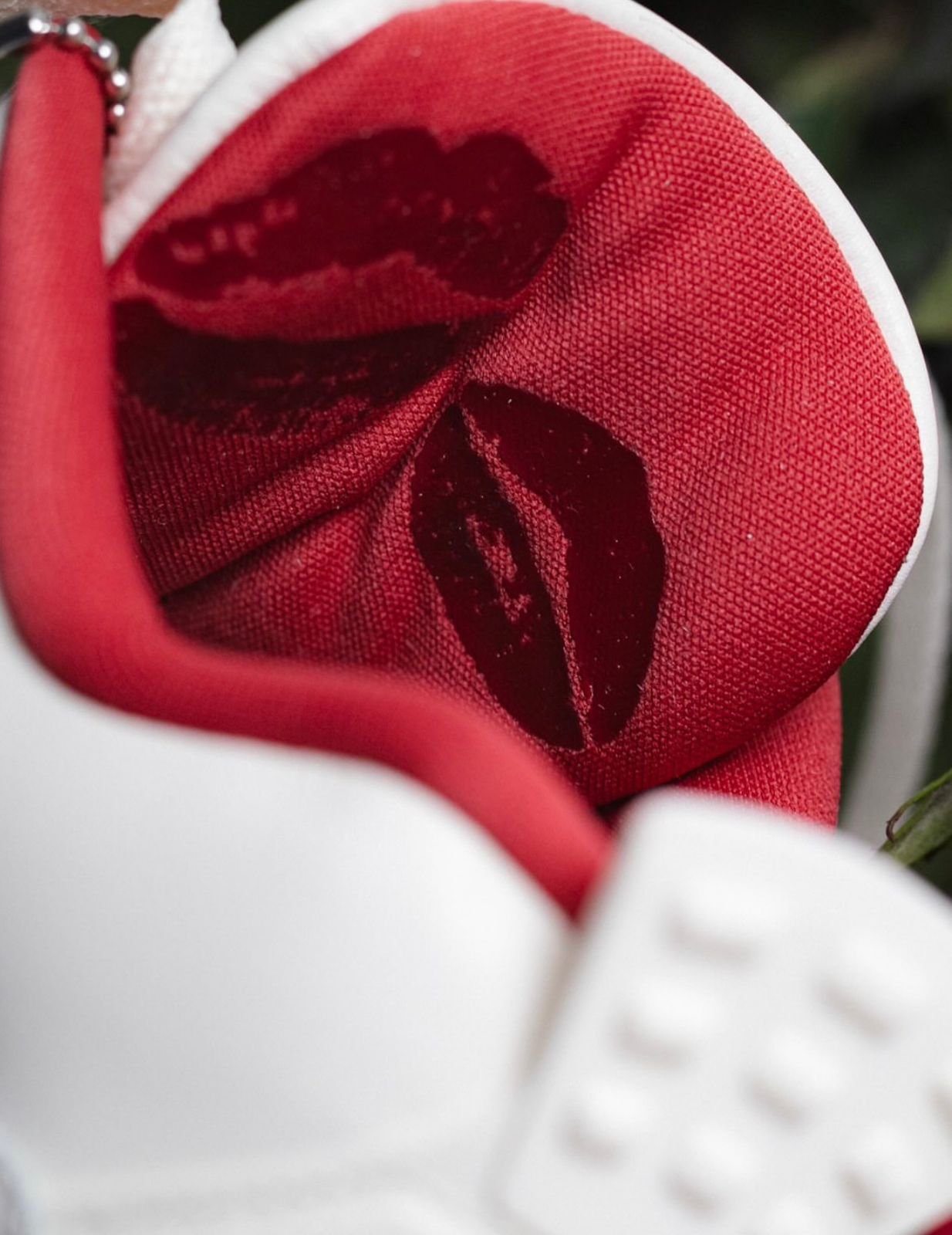NIKE AIR JORDAN RETRO 4 VALENTINES SIERRA RED 🔥 - Image 7