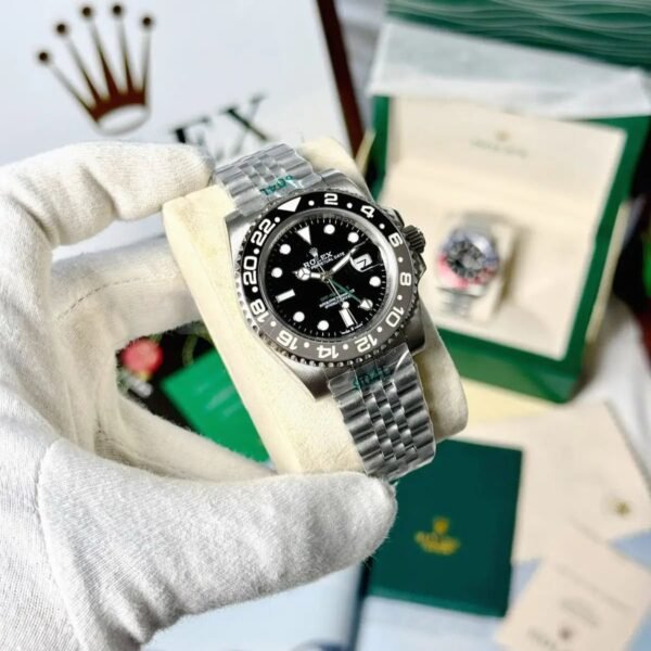 Alternative view of ROLEX GMT MASTER AUTOMATIC || Bruce Wayne