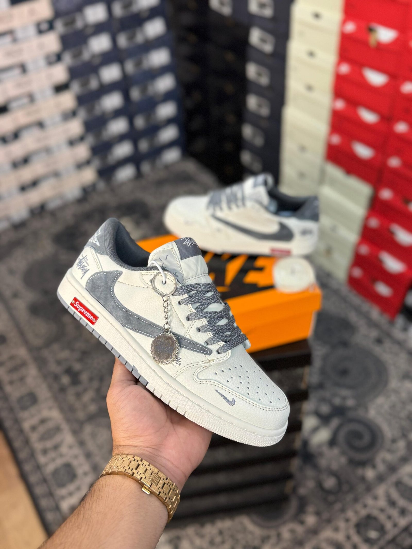 NIKE AIR JORDAN 1 X TRAVIS SCOTT X SUPREME 🔥