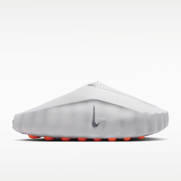 Alternative view of NIKE MIND 001