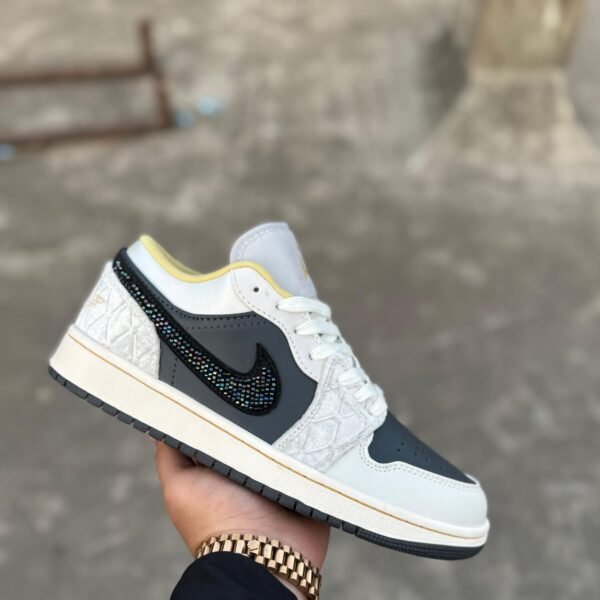 Alternative view of JORDAN 1 LOW SE BEADED SWOOSH