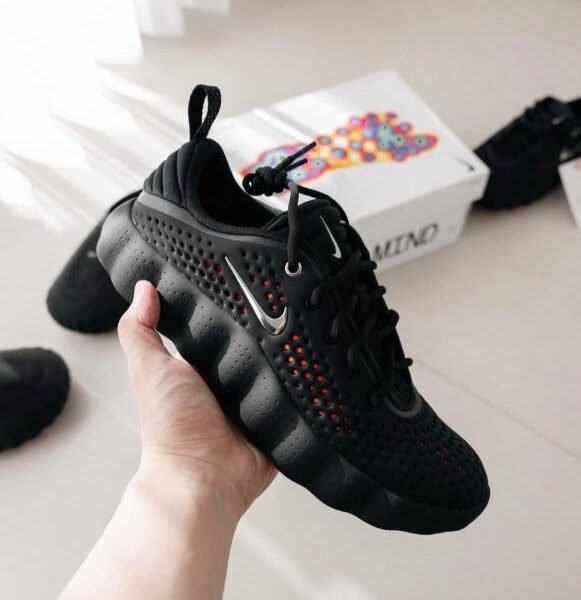 Nike Mind 002 Black Hyper Crimson