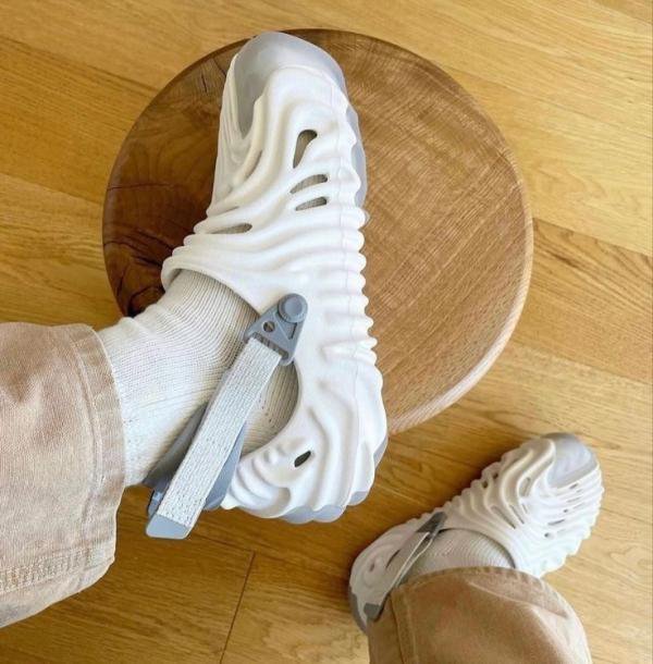 Crocs Salehe Bembury The Pollex Clog White With og box and carry bag - Image 3