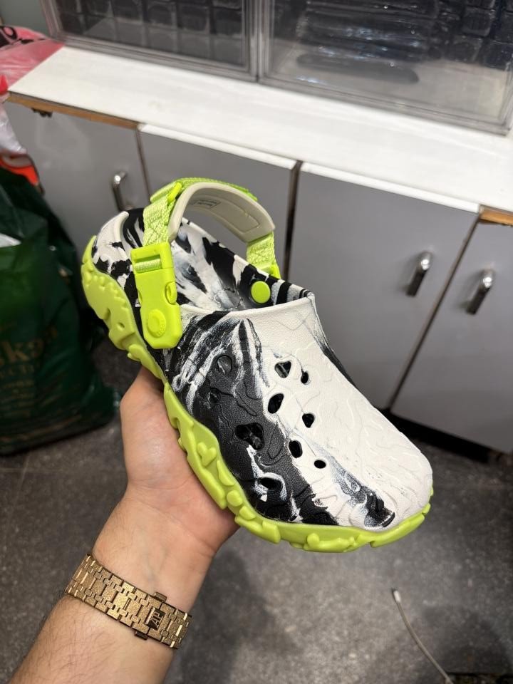 Crocs All-Terrain Atlas Clogs Green With Og Box And Carry Bag