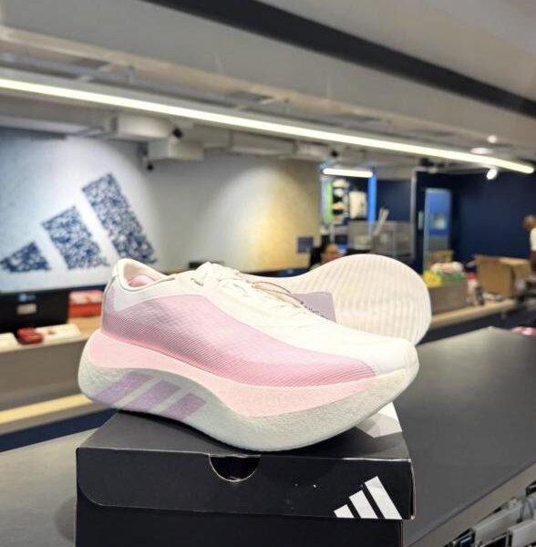 Alternative view of Adidas Hyperboost edge Clear pink