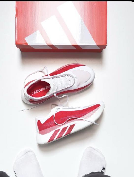 Adidas Hyperboost edge Solar red