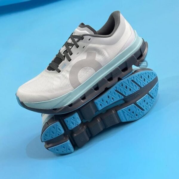 On Cloudflow 5 Running Arctic Blue