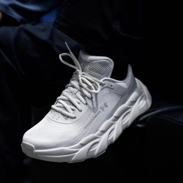 under armour Halo Racer Running white