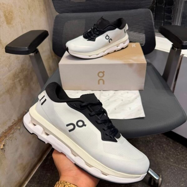 On Cloud Zone Running White Black*🔥