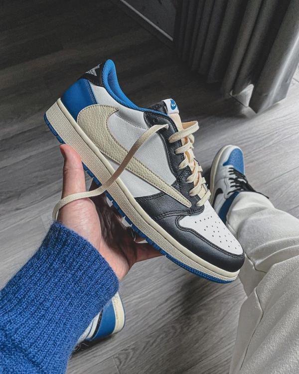 Fragment X Travis Scot.t X Air Jorda.n 1 Retro Low Semi UA with kit - Image 2