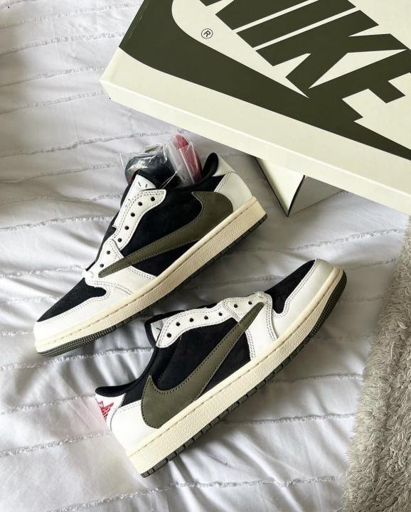 NIKE AIR JORDAN 1 LOW X TRAVIS SCOTT OLIVE SEMI UA - Image 3