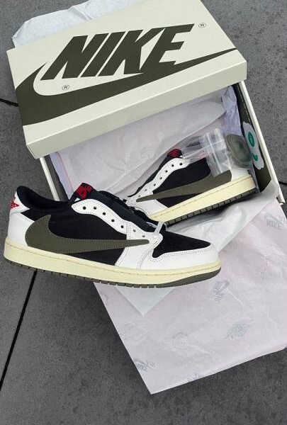 NIKE AIR JORDAN 1 LOW X TRAVIS SCOTT OLIVE SEMI UA