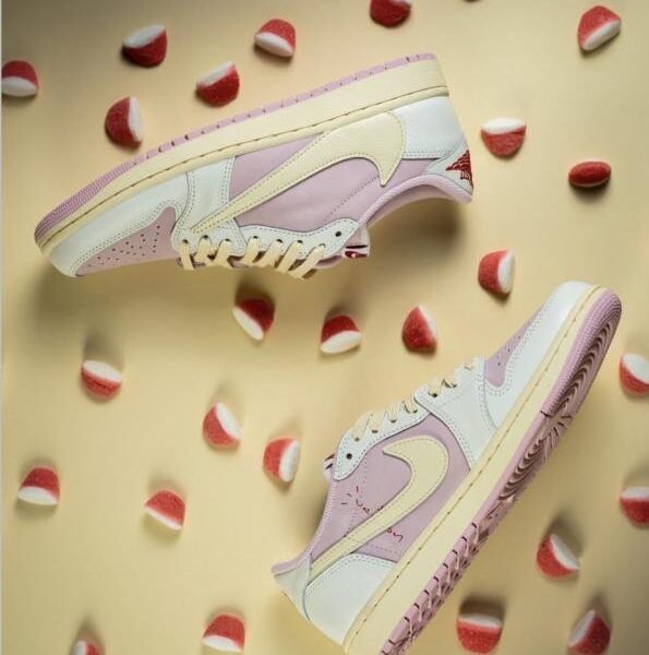 Alternative view of Travis Scott x Air jordan 1 low OG Shy pink semi ua