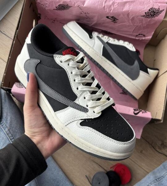 NIKE AIR JORDAN 1 LOW X TRAVIS SCOTT GREY FOG