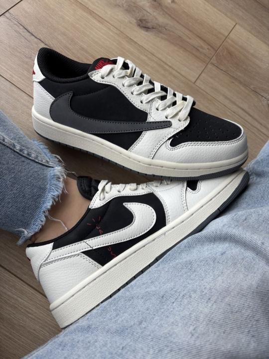 NIKE AIR JORDAN 1 LOW X TRAVIS SCOTT GREY FOG - Image 2