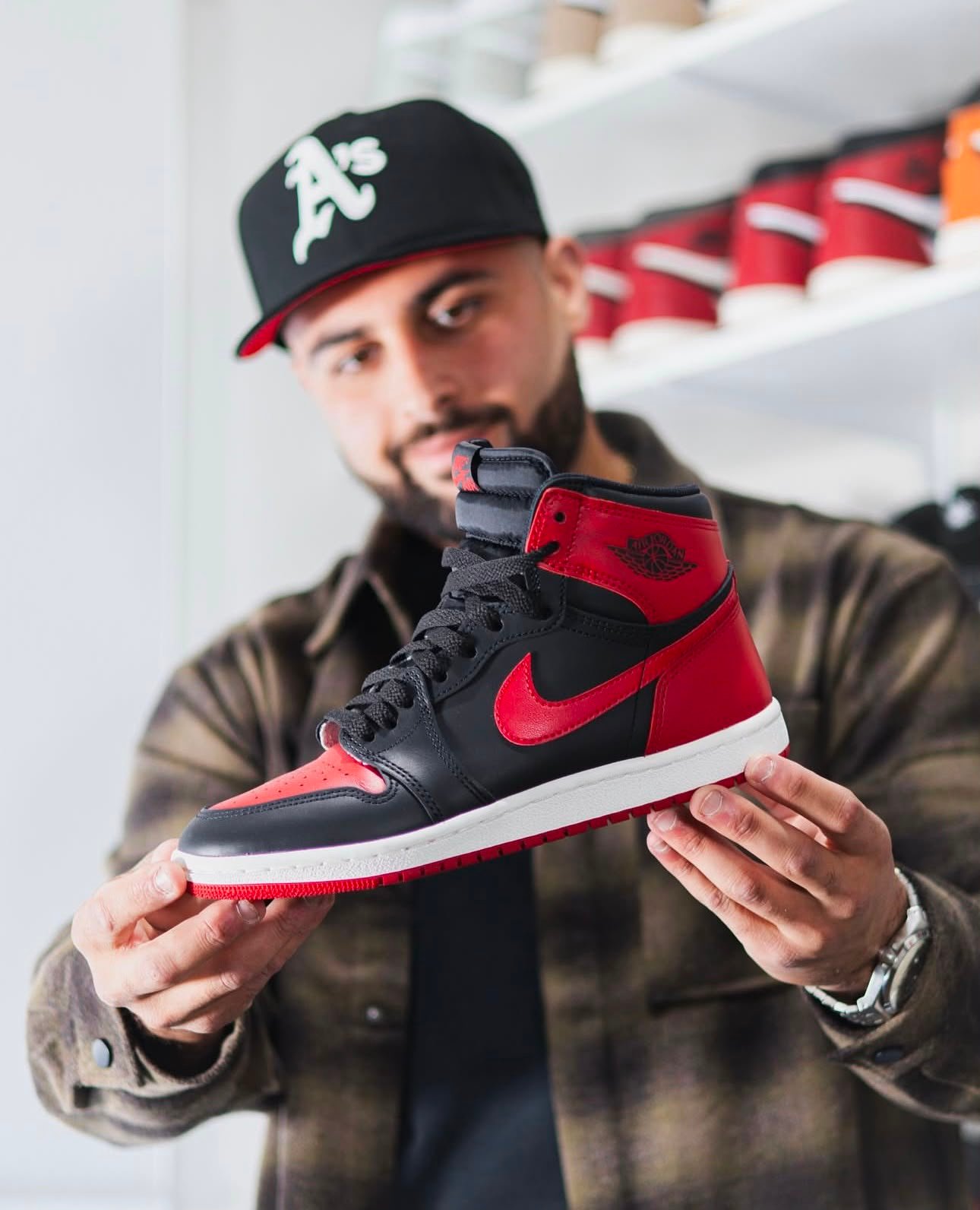 NIKE AIR JORDAN RETRO 1 85 BRED 🔥 - Image 4