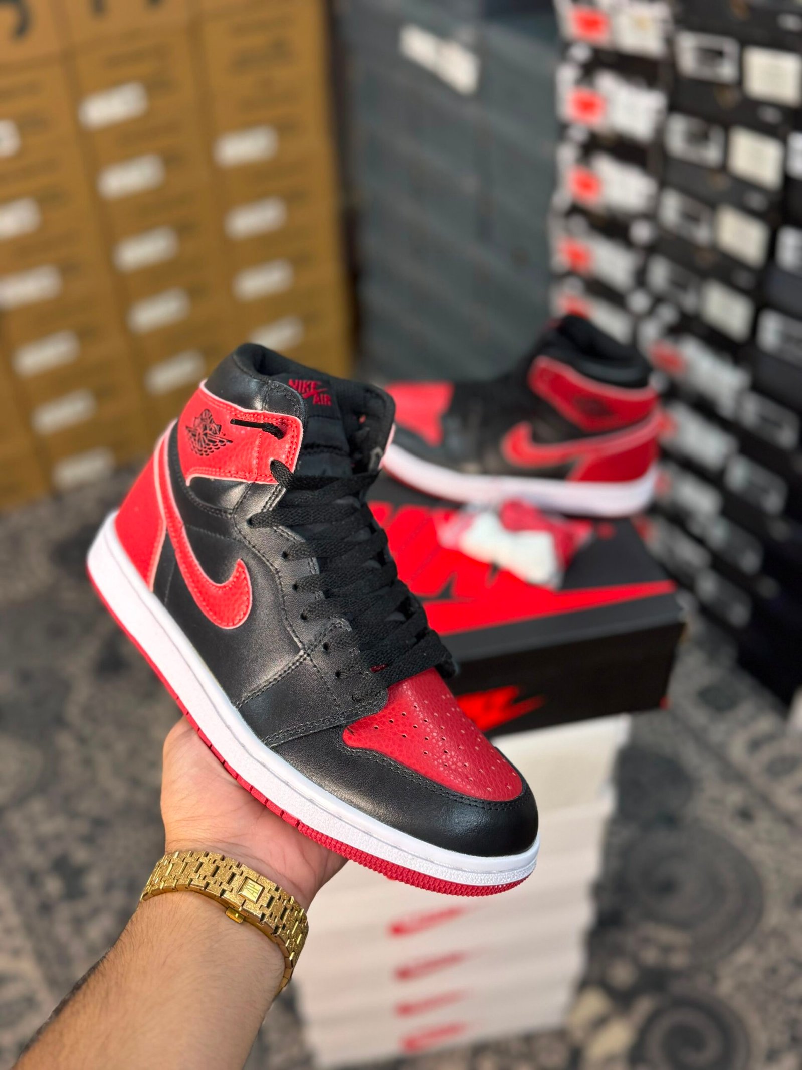 NIKE AIR JORDAN RETRO 1 85 BRED 🔥