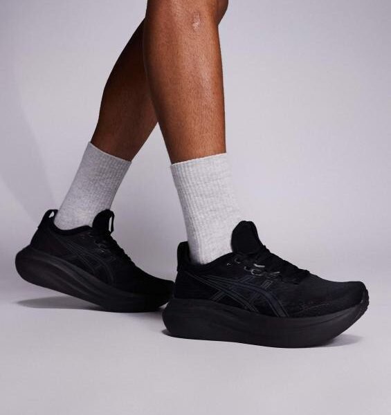 Alternative view of Asics Gel Nimbus 27 All Black